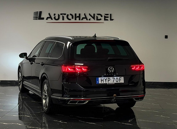 Volkswagen Passat 4 of 25