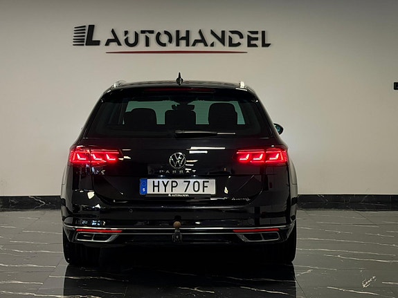 Volkswagen Passat 5 of 25