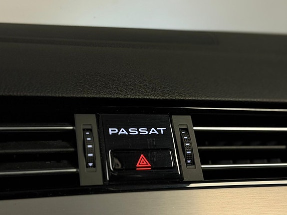 Volkswagen Passat 22 of 25