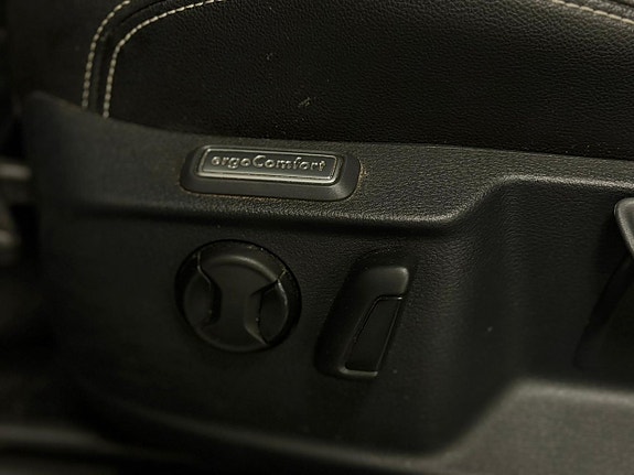 Volkswagen Passat 9 of 25