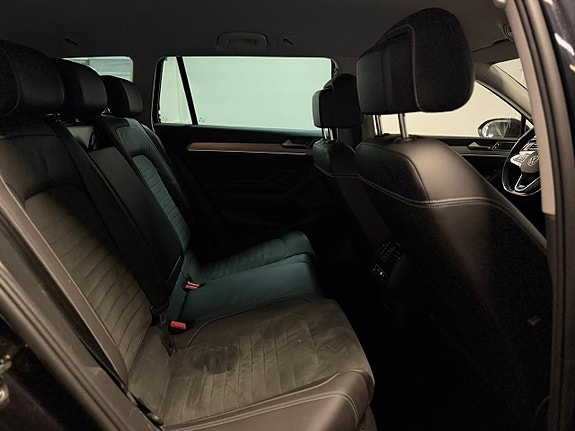 Volkswagen Passat 19 of 25