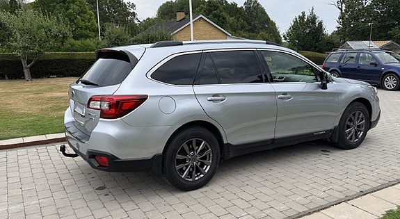Subaru Outback 3 of 8