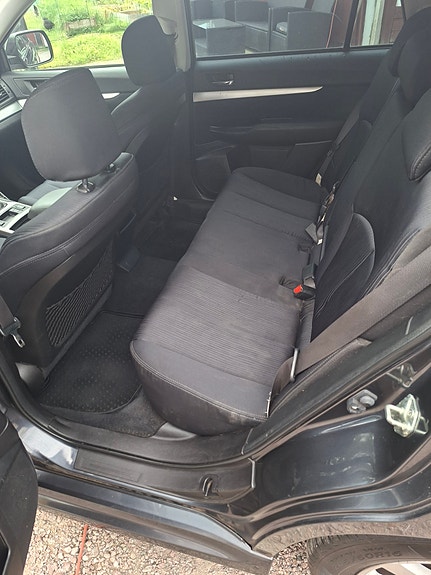 Subaru Legacy 5 of 5