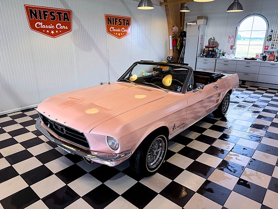 Ford Mustang 2 of 30