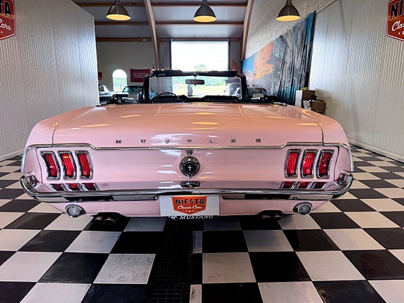 Ford Mustang 18 of 30