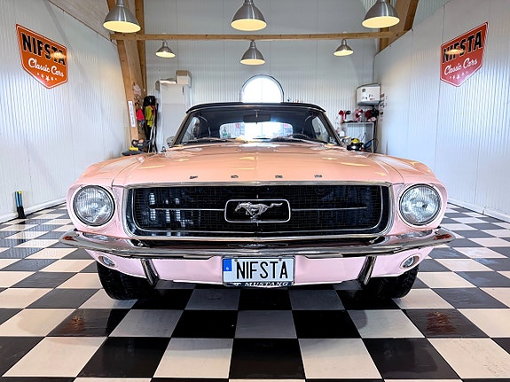 Ford Mustang 8 of 30