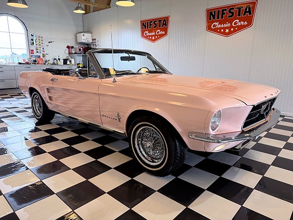 Ford Mustang 11 of 30