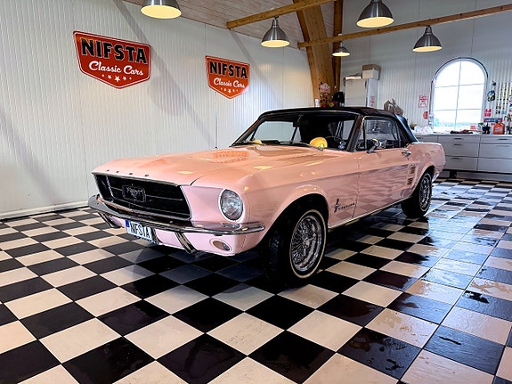 Ford Mustang 3 of 30