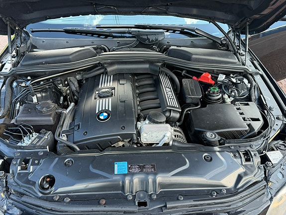BMW 525i 4 of 4