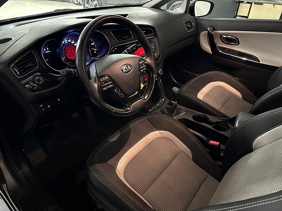 Kia Ceed 8 of 21
