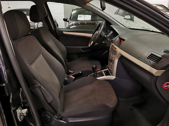 Opel Astra 10 of 16