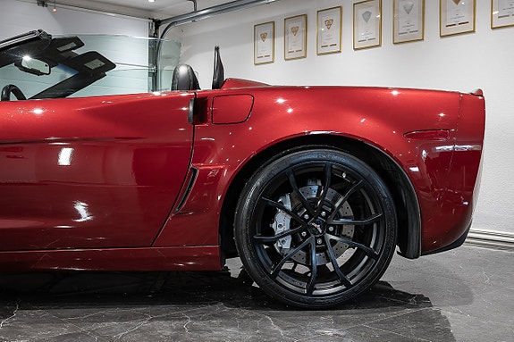 Chevrolet Corvette 8 of 30