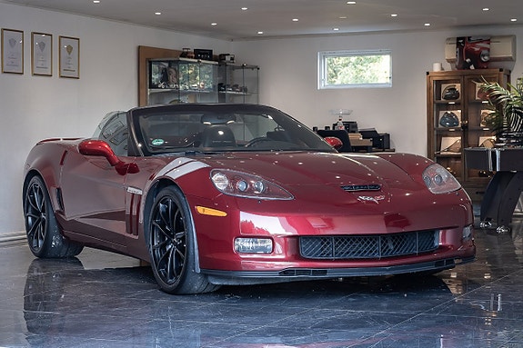 Chevrolet Corvette 2 of 30