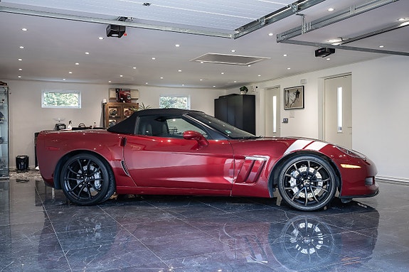 Chevrolet Corvette 3 of 30