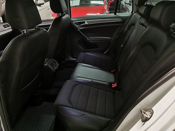 Volkswagen Golf Alltrack 13 of 22