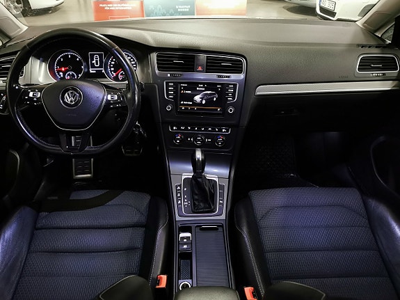 Volkswagen Golf Alltrack 16 of 22