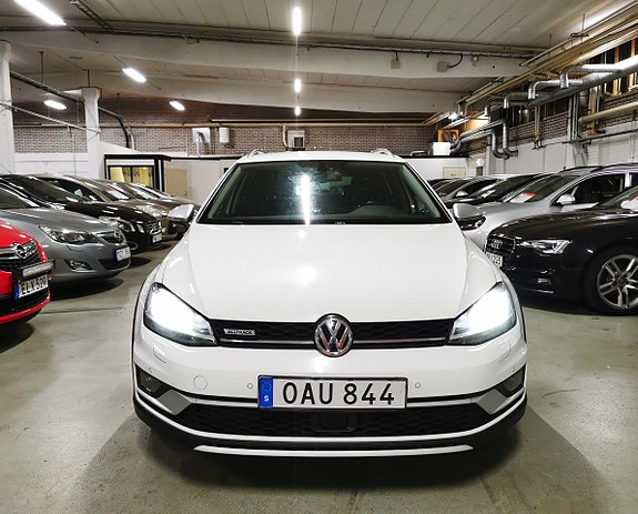 Volkswagen Golf Alltrack 5 of 22