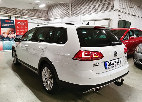 Volkswagen Golf Alltrack 3 of 22