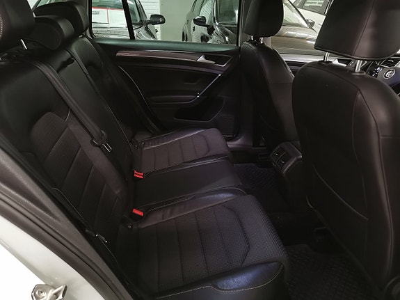 Volkswagen Golf Alltrack 12 of 22