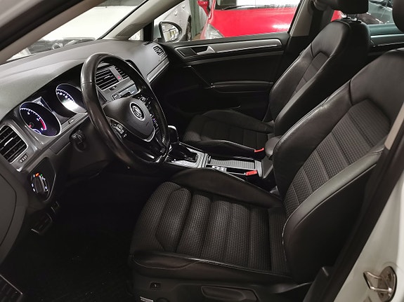 Volkswagen Golf Alltrack 9 of 22