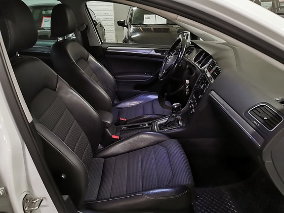 Volkswagen Golf Alltrack 11 of 22