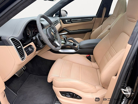 Porsche Cayenne Turbo S 13 of 26