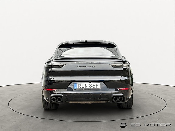 Porsche Cayenne Turbo S 5 of 26