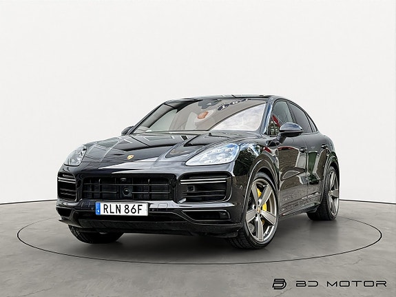 Porsche Cayenne Turbo S 6 of 26