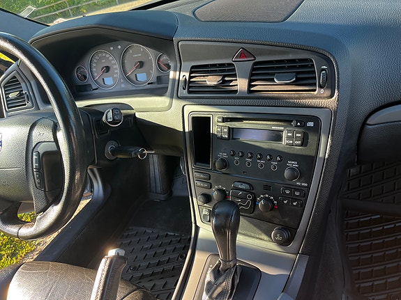 Volvo XC70 7 of 12