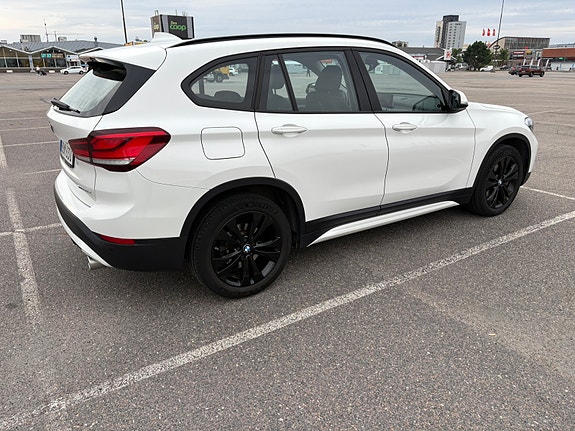 BMW X1 3 of 17