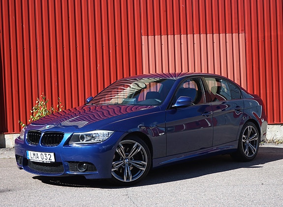 BMW 320d 2 of 10