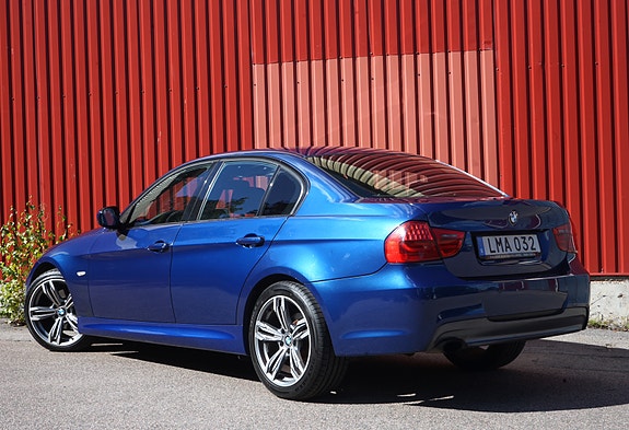 BMW 320d 3 of 10