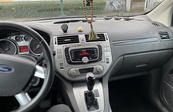 Ford Kuga 5 of 5