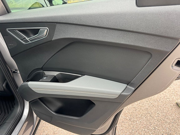 Audi Q4 e-tron 10 of 20