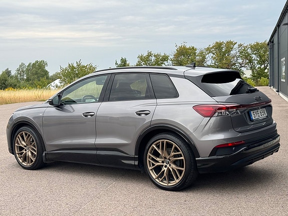 Audi Q4 e-tron 6 of 20