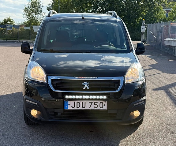 Peugeot Partner Tepee 2 of 18