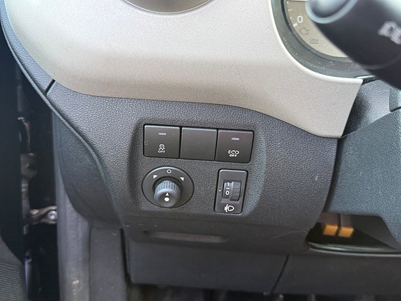 Peugeot Partner Tepee 16 of 18
