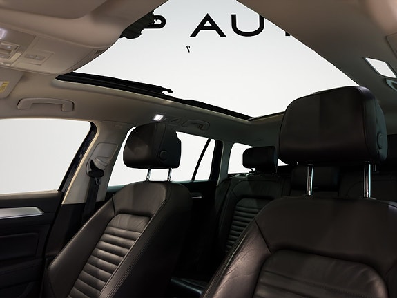 Volkswagen Passat 13 of 24