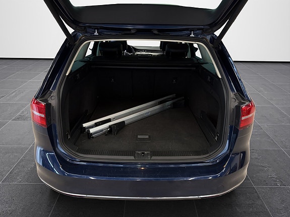 Volkswagen Passat 11 of 24