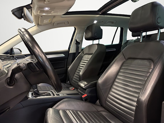 Volkswagen Passat 12 of 24