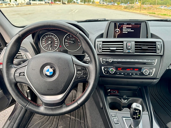 BMW 116i 8 of 12