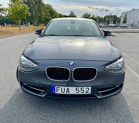 BMW 116i 2 of 12