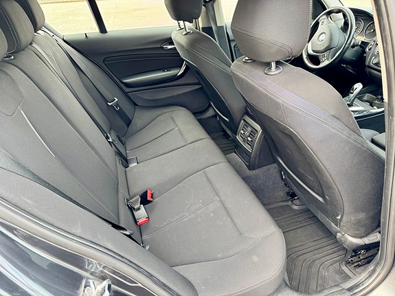 BMW 116i 7 of 12