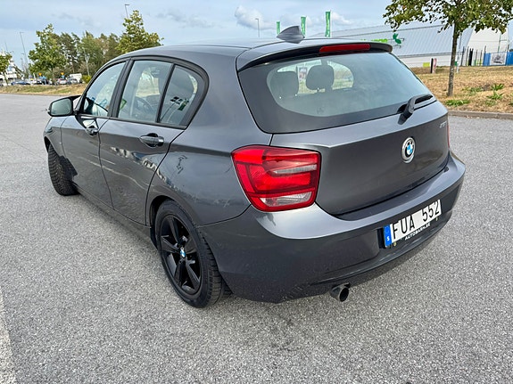 BMW 116i 4 of 12