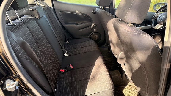 Mazda 2 13 of 16