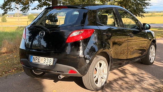 Mazda 2 4 of 16