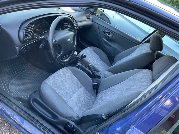 Ford Mondeo 3 of 6