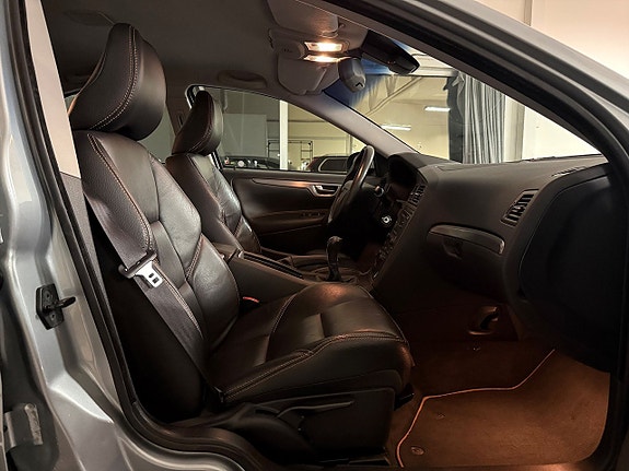 Volvo S60 5 of 17
