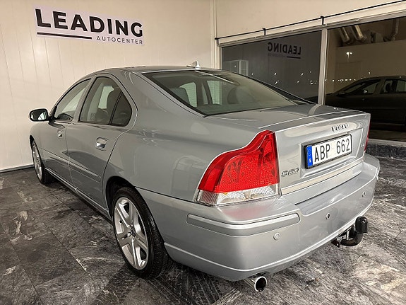 Volvo S60 2 of 17