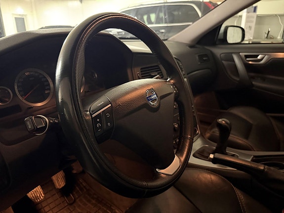 Volvo S60 3 of 17